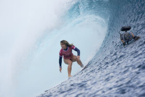 Caroline Marks of the United States surfs during the gold medal match of the surfing competition at the 2024 Summer Olympics in Teahupo'o, Tahiti. (AP Photo/Gregory Bull)
