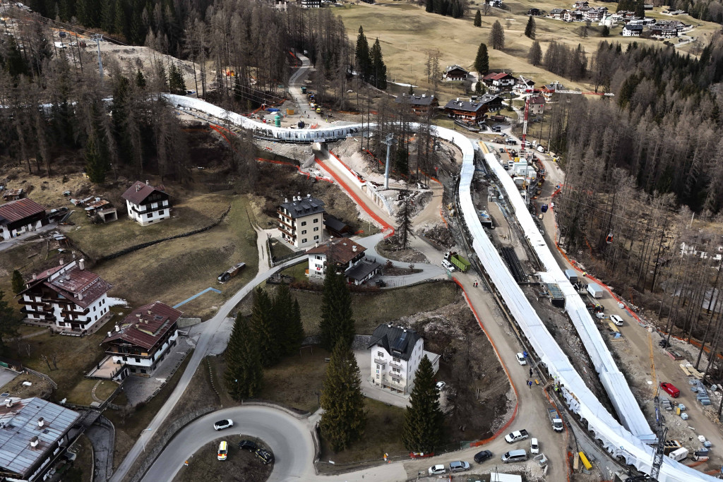 Cortina Sliding Centre