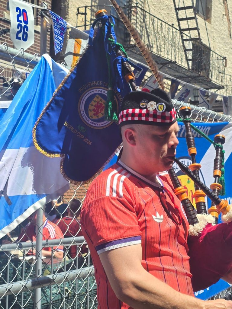 Scottish fan bagpipes